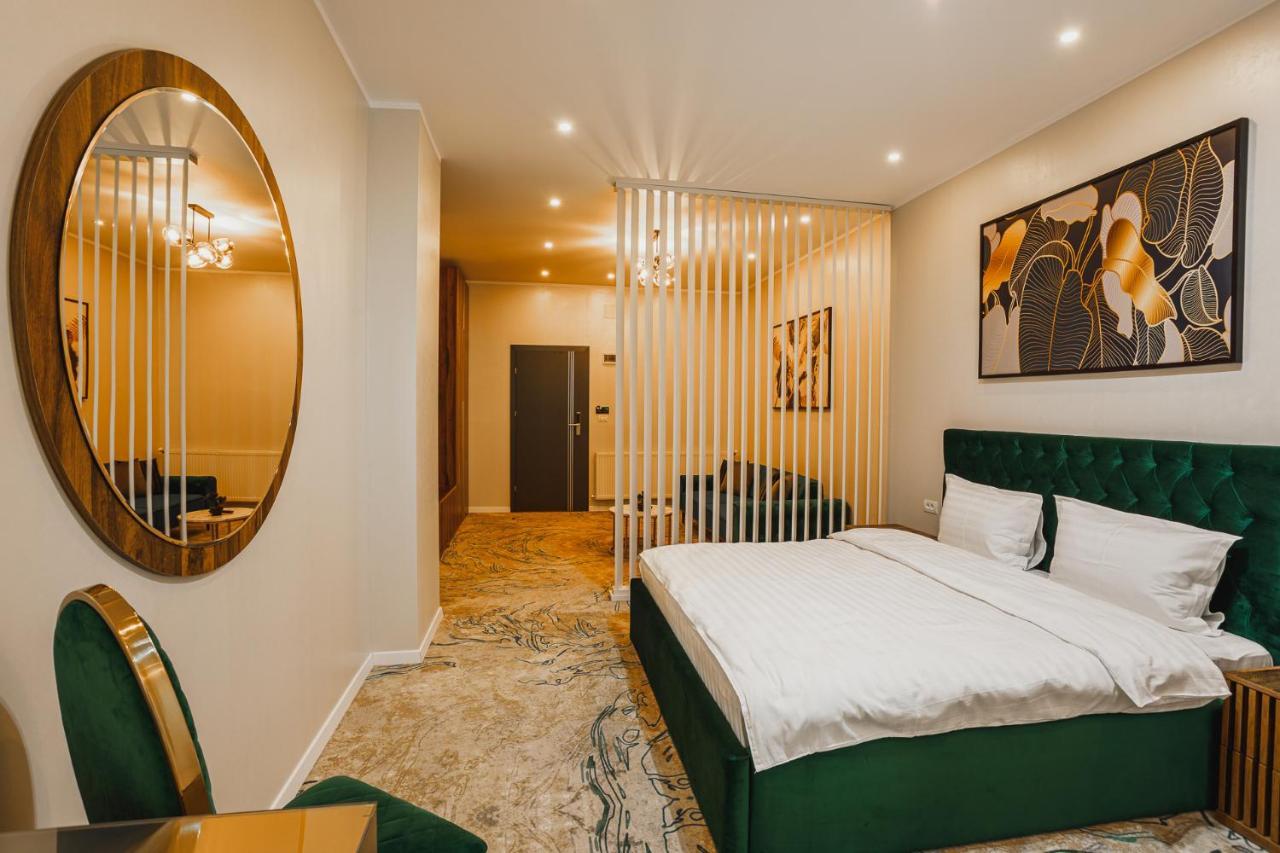 Motel Andra Tecuci Bagian luar foto