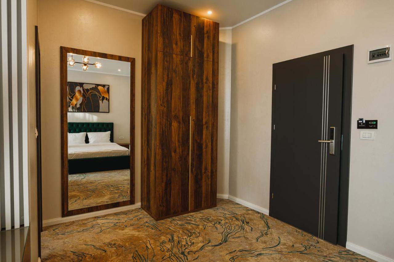 Motel Andra Tecuci Bagian luar foto