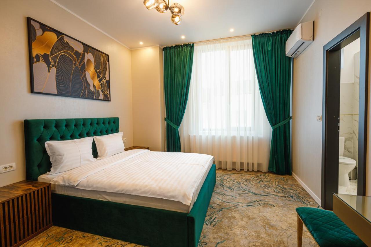 Motel Andra Tecuci Bagian luar foto