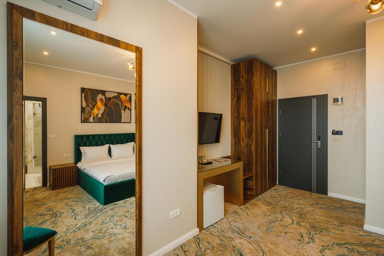 Motel Andra Tecuci Bagian luar foto