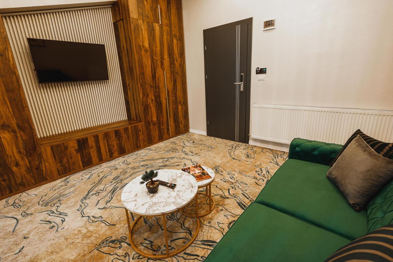 Motel Andra Tecuci Bagian luar foto