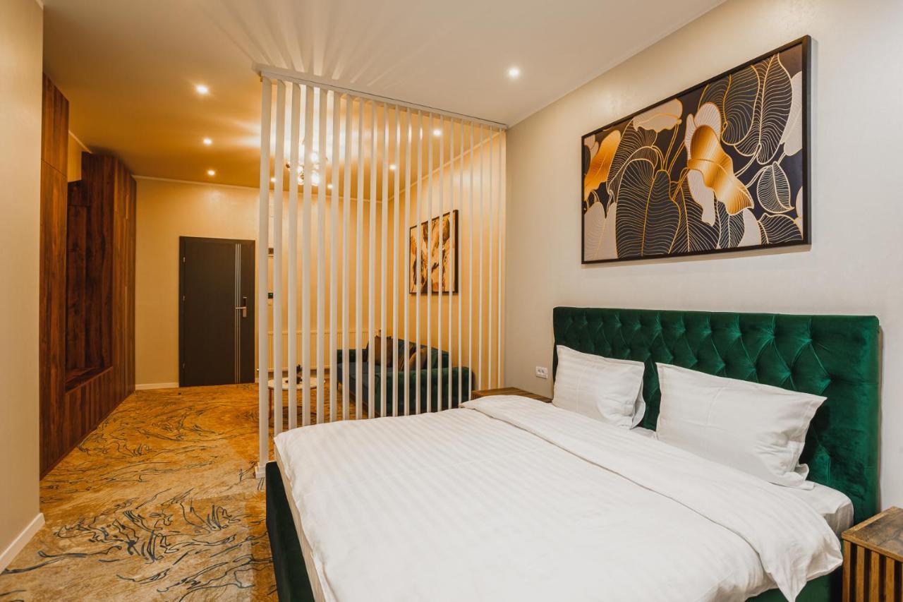 Motel Andra Tecuci Bagian luar foto