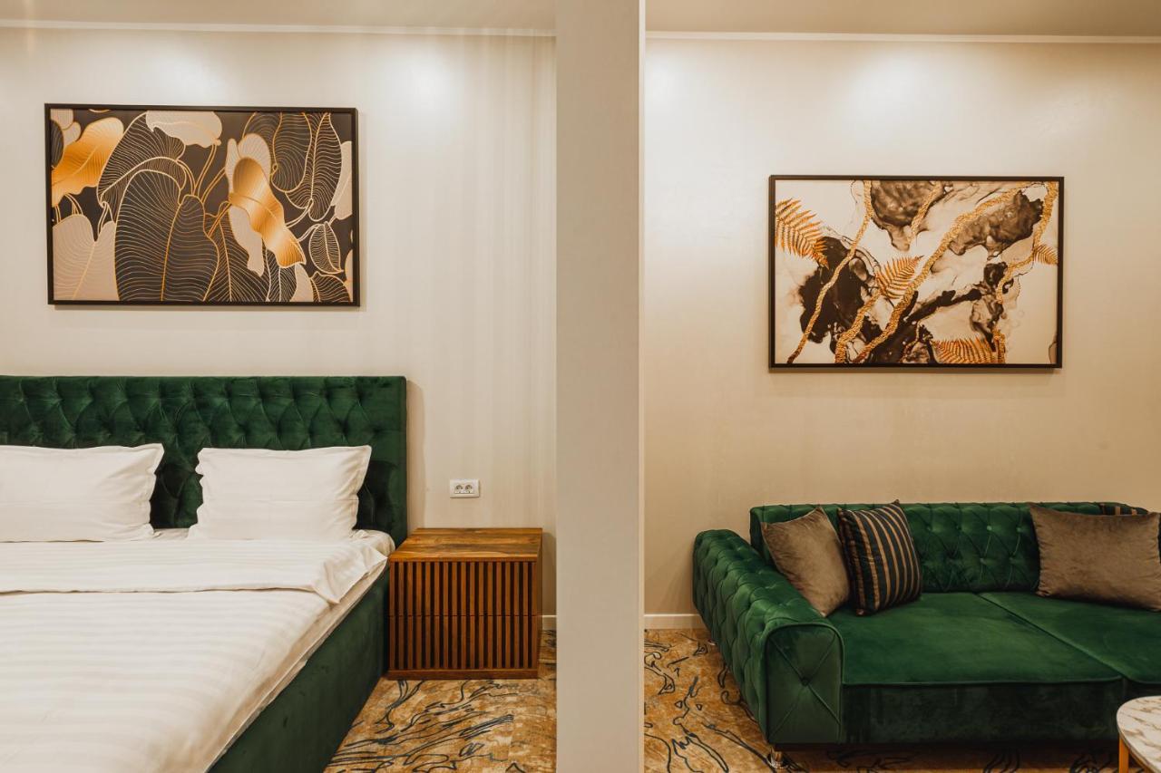 Motel Andra Tecuci Bagian luar foto