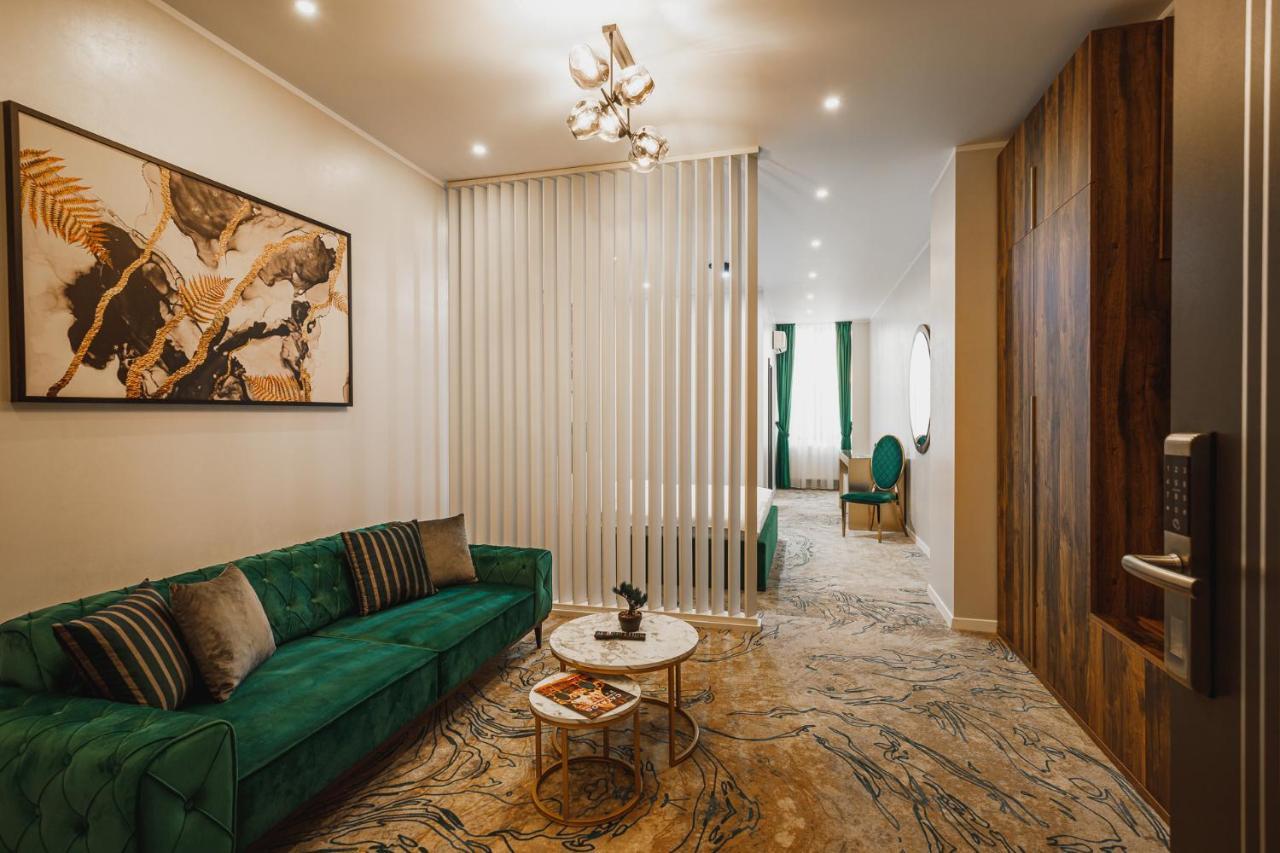 Motel Andra Tecuci Bagian luar foto