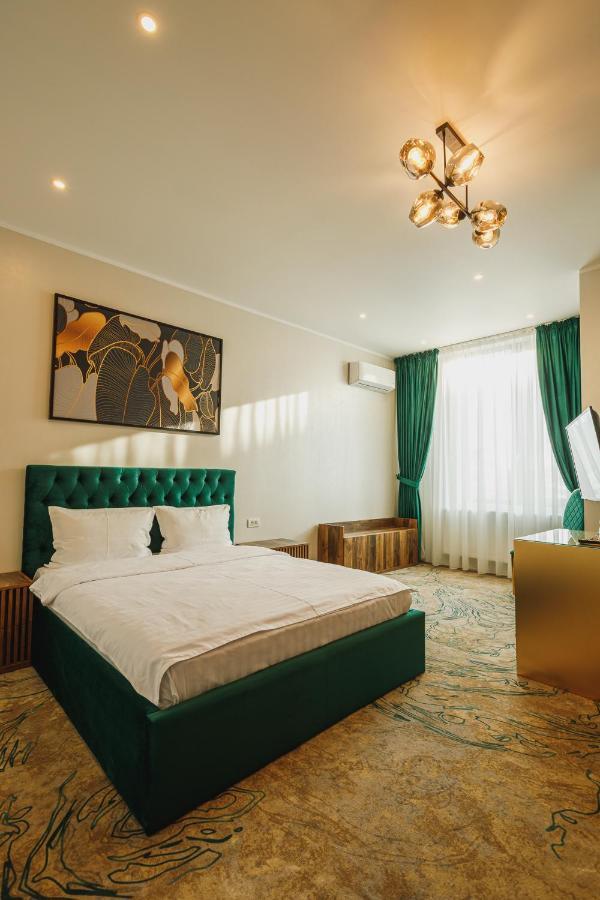 Motel Andra Tecuci Bagian luar foto