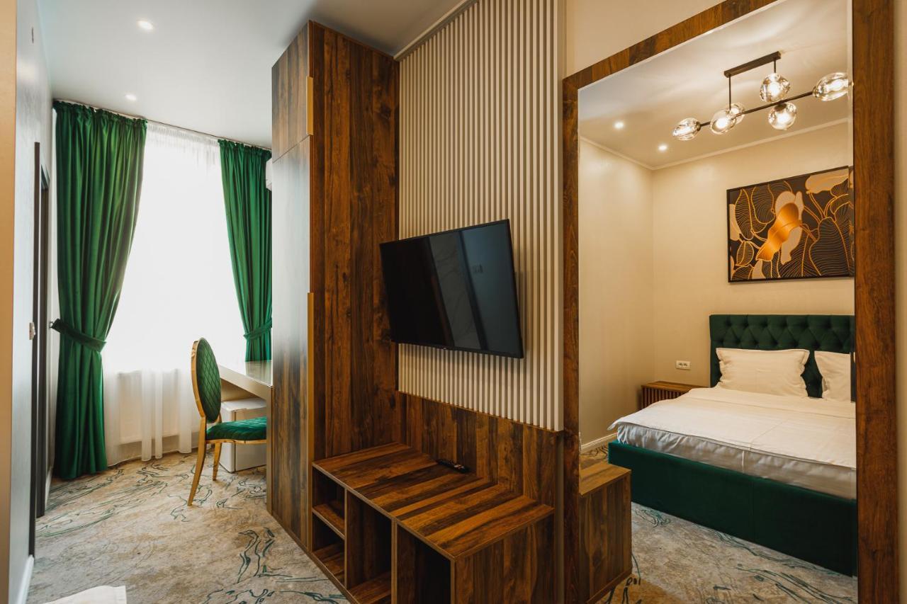 Motel Andra Tecuci Bagian luar foto
