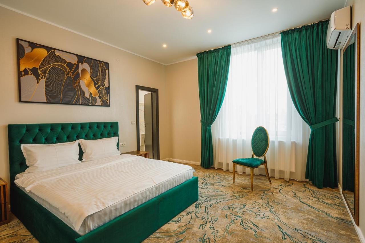 Motel Andra Tecuci Bagian luar foto