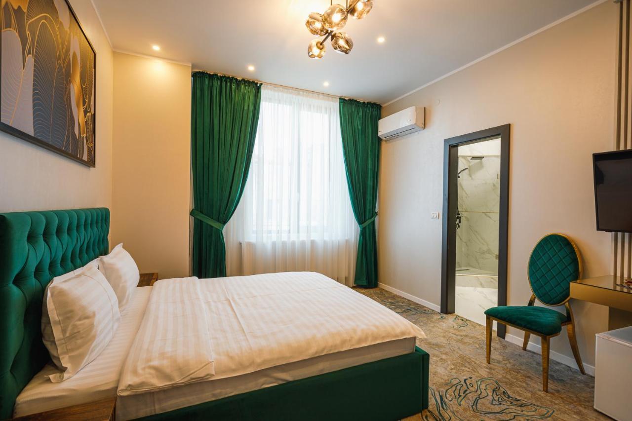 Motel Andra Tecuci Bagian luar foto