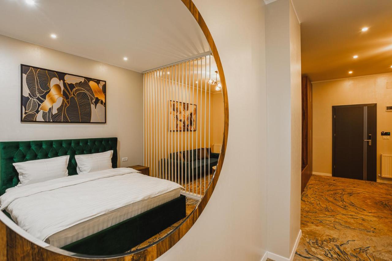 Motel Andra Tecuci Bagian luar foto